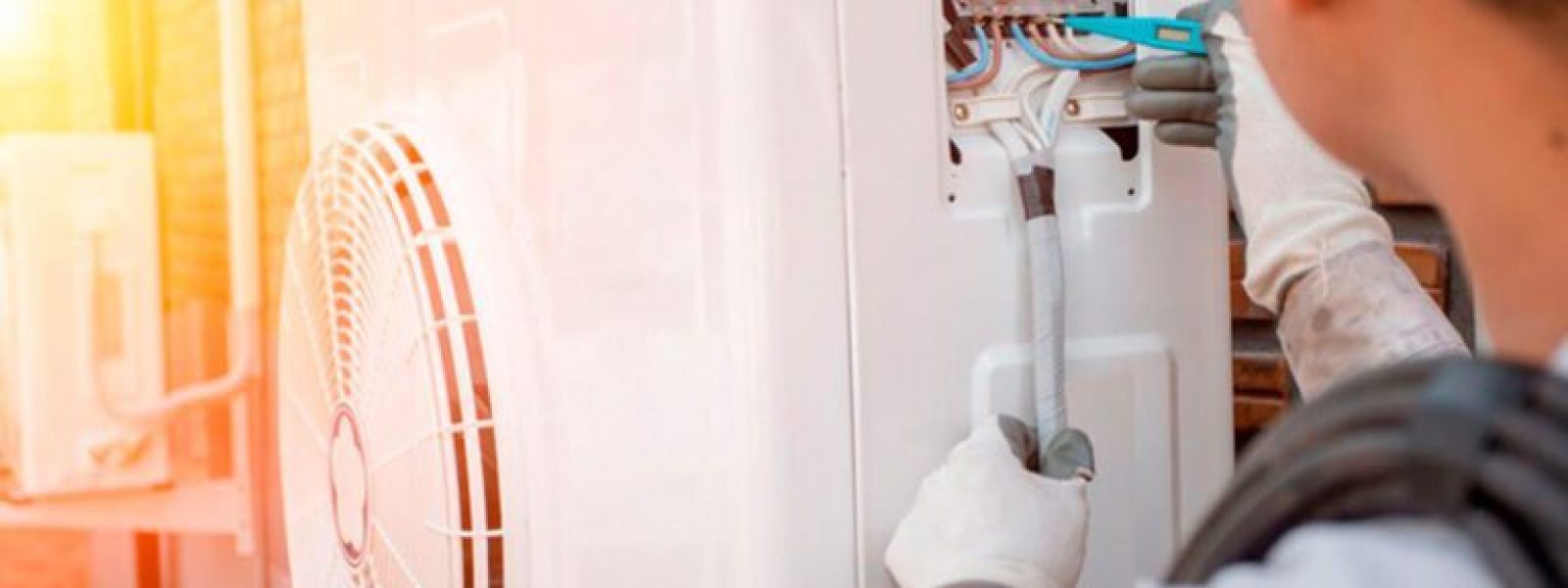 Heat pump repairing man